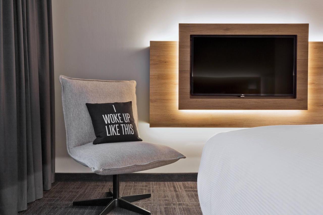 Moxy Humboldthain Park Hotel