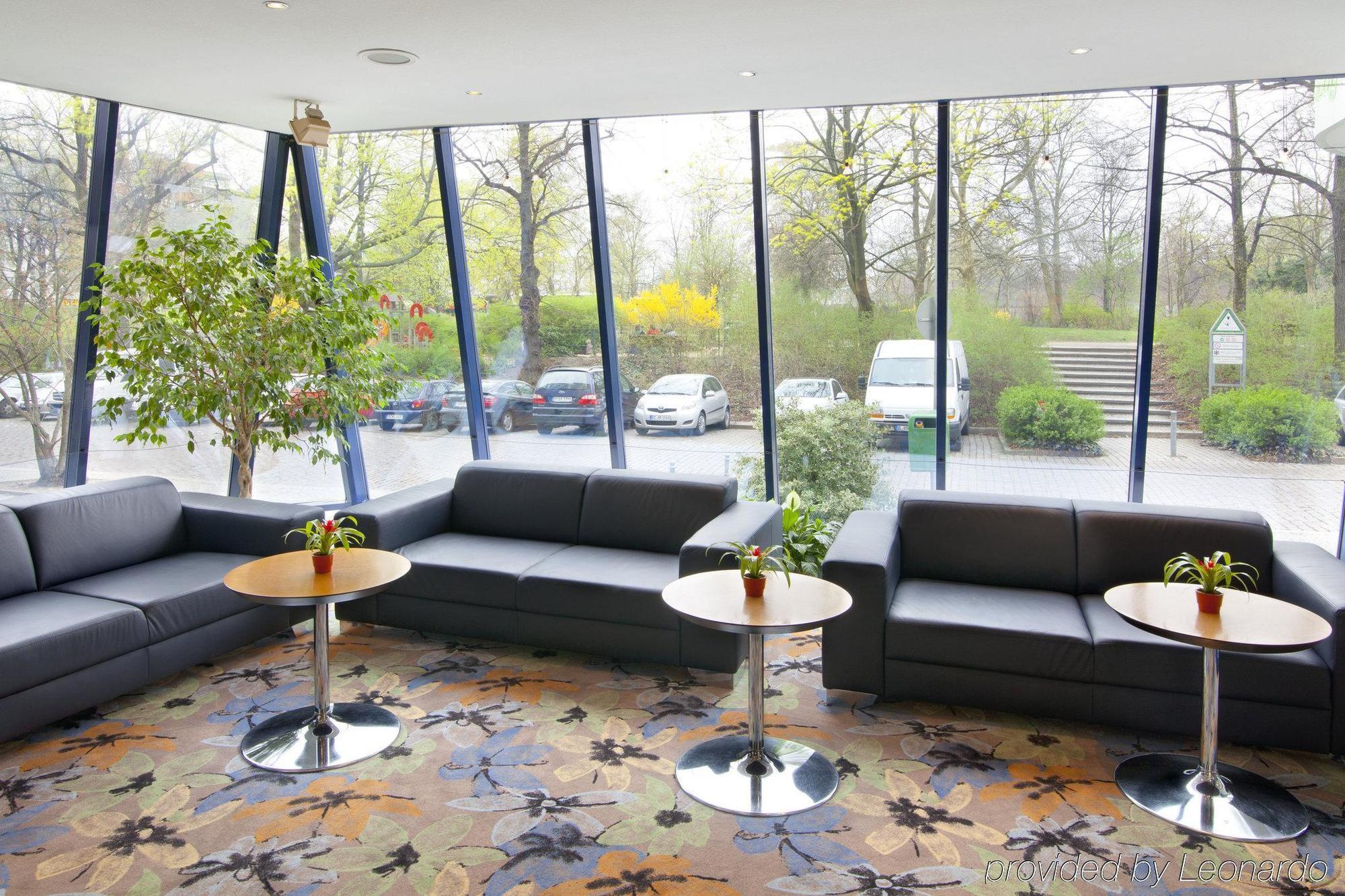 Hotel Moxy Humboldthain Park 4*