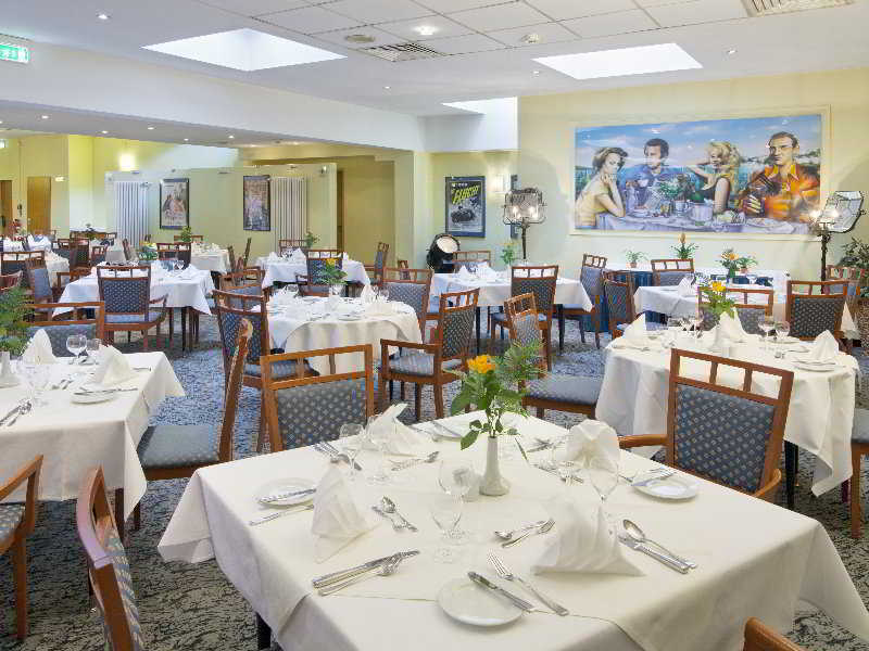 Moxy Humboldthain Park Hotel