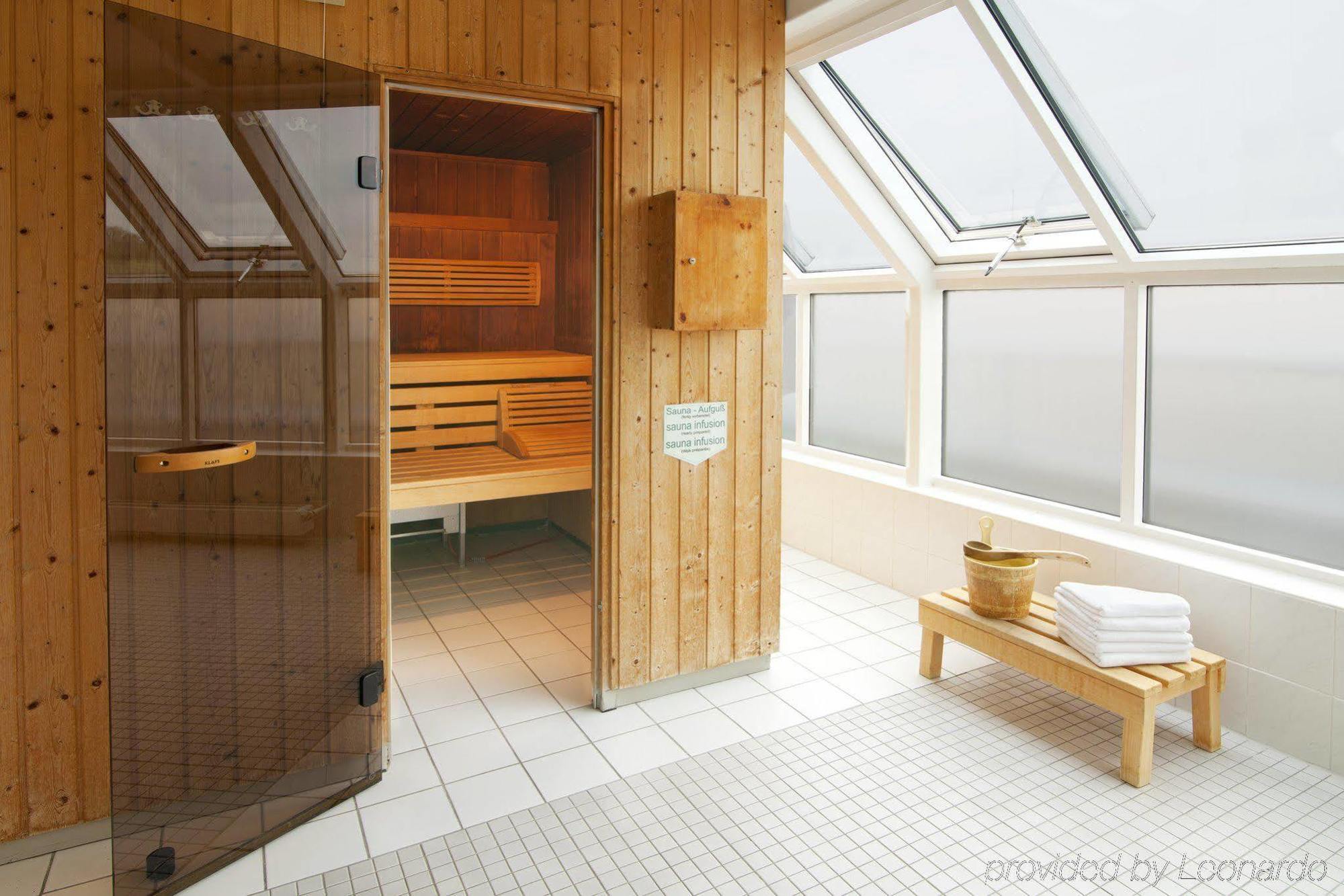 Moxy Humboldthain Park Hotel 4*