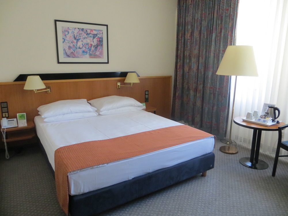 Moxy Humboldthain Park 4*