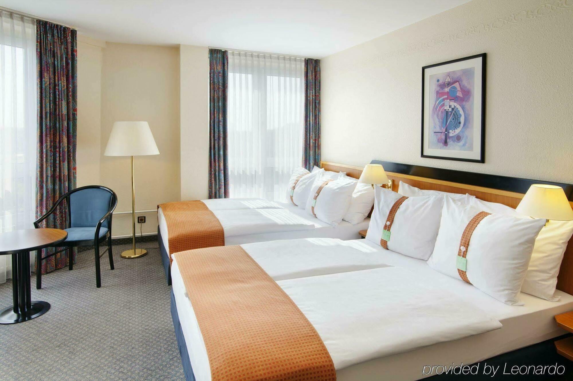 Hotel Moxy Humboldthain Park 4*