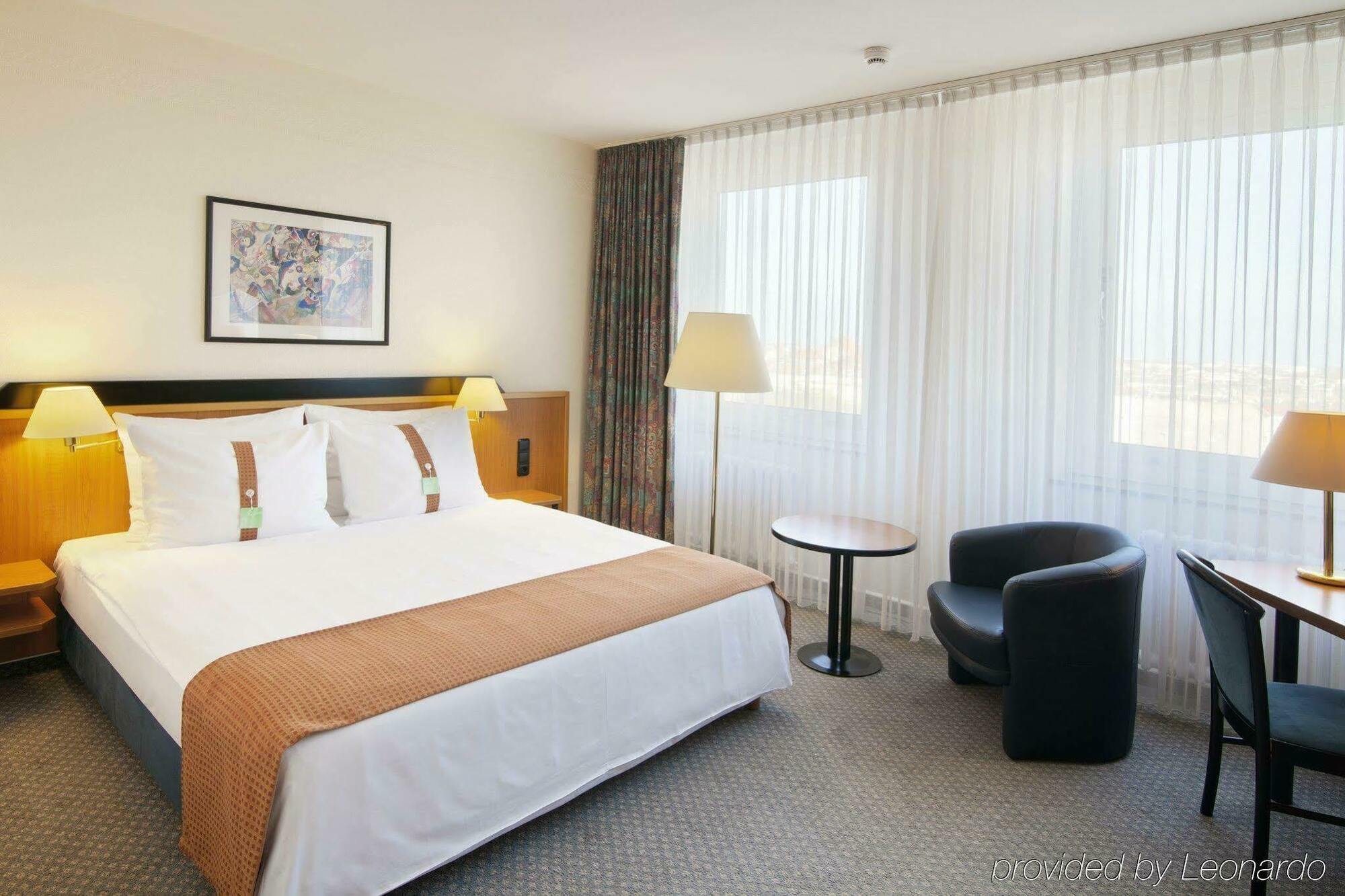 Moxy Humboldthain Park 4*
